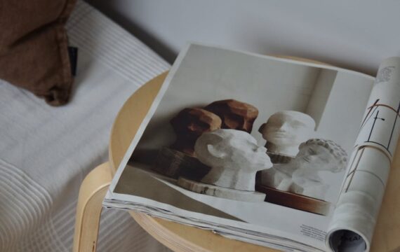 Meble z grzybni w domu – rosnące panele akustyczne i lekkie formy DIY z mycelium i paździerzy konopnych