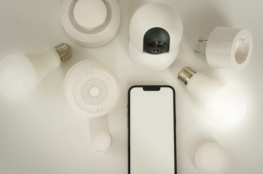 Listwa przypodłogowa 24 V DC – ukryta magistrala zasilania dla modułowych świateł i czujników w domu