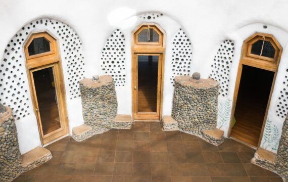 Ściany, które chłodzą i grzeją: gliniane panele z PCM jako ciche HVAC do mieszkania